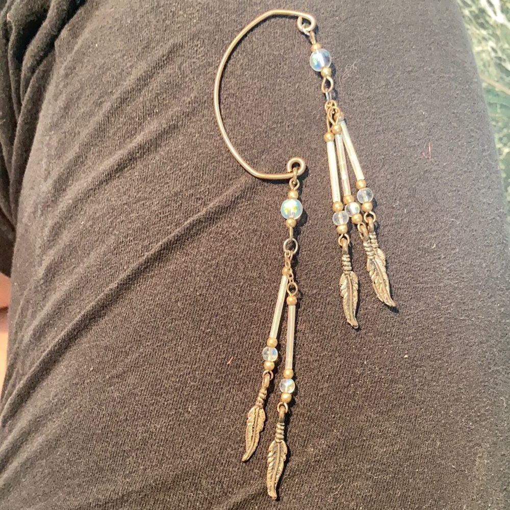 Ear cuff